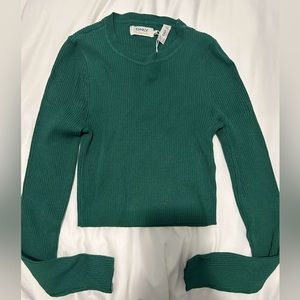 green long sleeve top